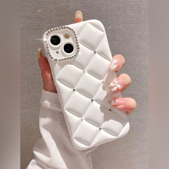 Elegant White Quilted iPhone 16 Pro Max Case - Picture 3 of 7